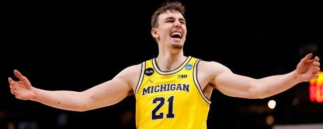 衣在球队中 衣在球队中